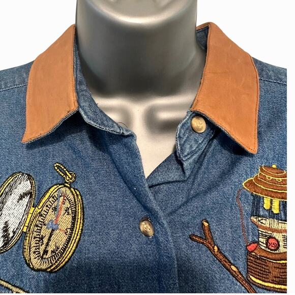 Cambridge Dry Goods Country Store Women’s Denim Embroidered Leather Collar Shirt - Picture 2 of 13